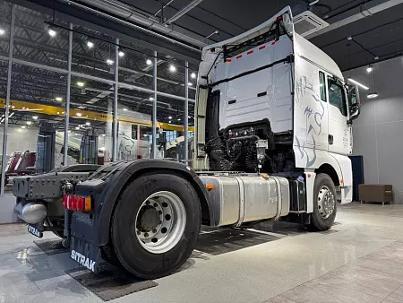 Седельный тягач Sitrak C7H