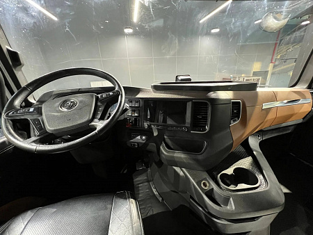 Самосвал Shacman X6000, 2024